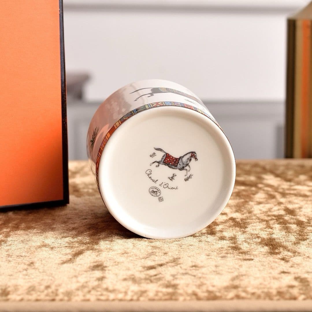 MUGS AND TRAYS, photo 20