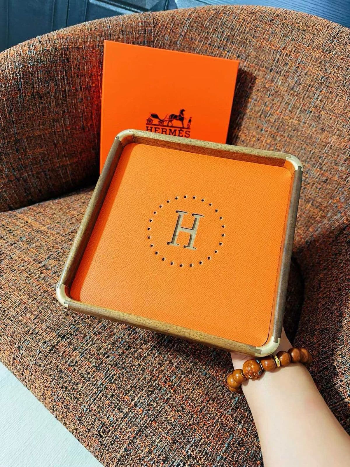 MUGS AND TRAYS, photo 27