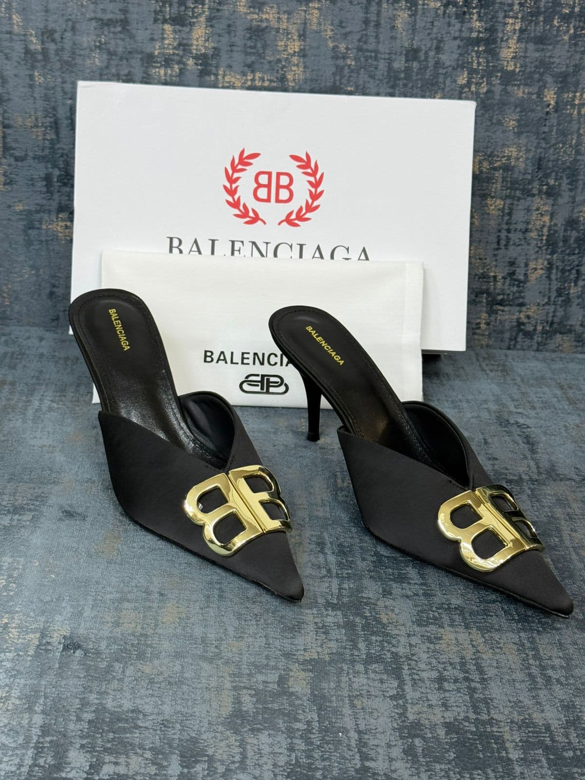 Balenciaga, photo 2