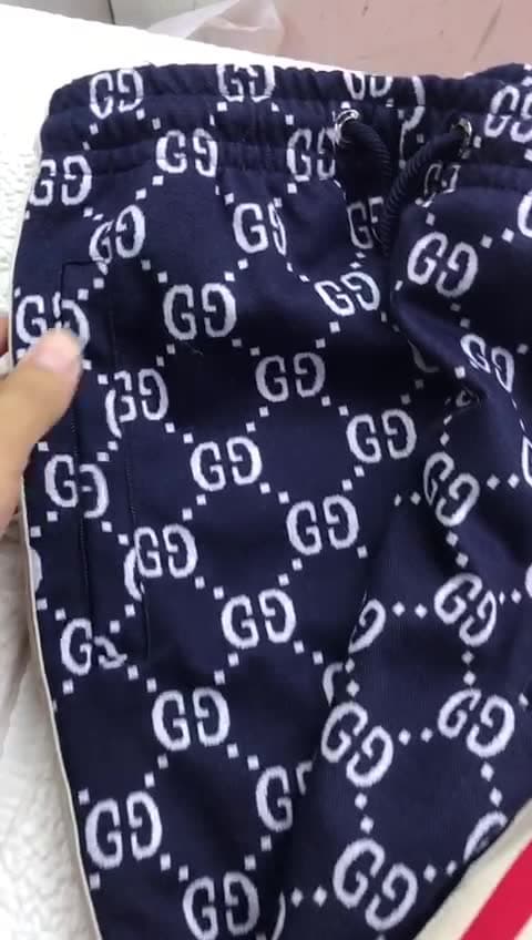 Shirt & Dresses، فيديو 15