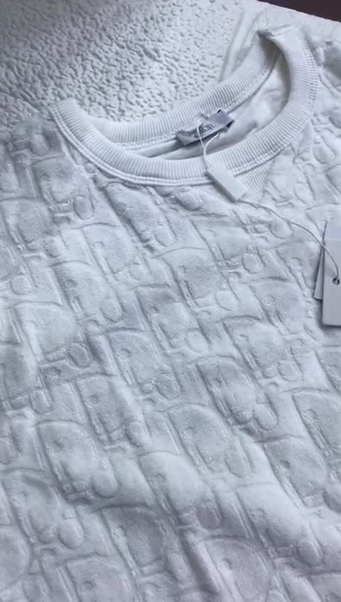 Shirt & Dresses، فيديو 20