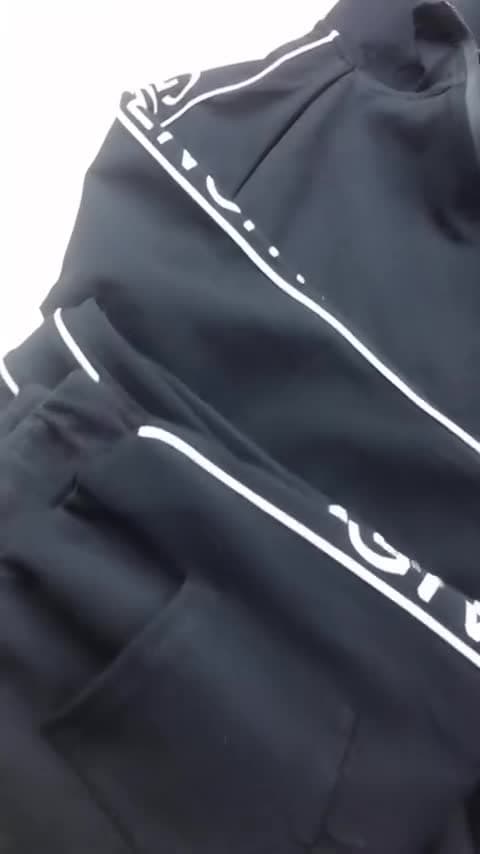 Shirt & Dresses، فيديو 22