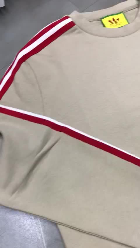 Shirt & Dresses، فيديو 25