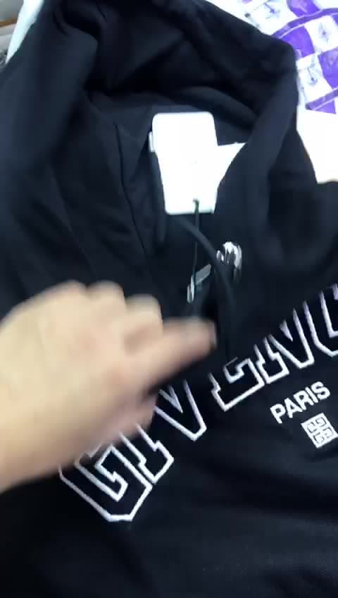 Shirt & Dresses، فيديو 48