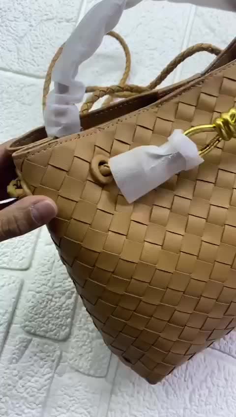 Bottega Veneta Bags, vidéo 14
