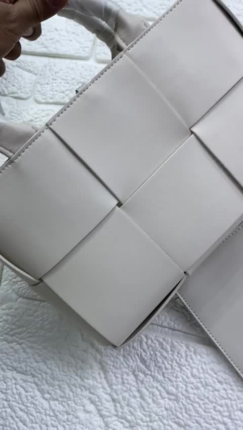 Bottega Veneta Bags, vidéo 25