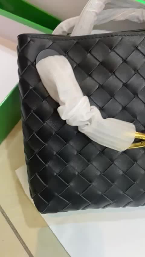 Bottega Veneta Bags, vidéo 33