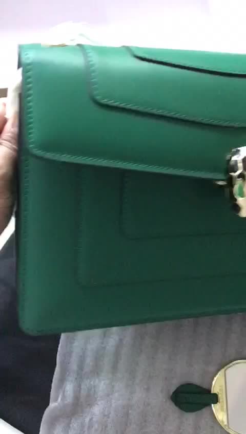 Bvlgari Bags, vidéo 1