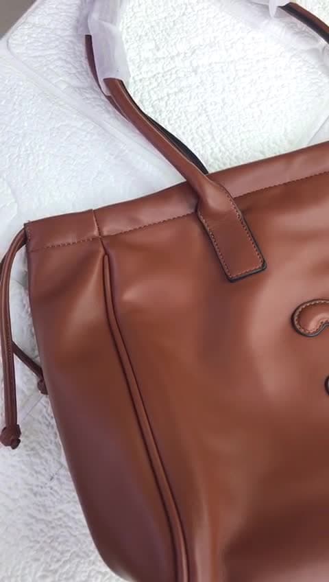 Celine Bags، فيديو 24