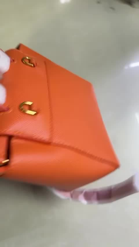Celine Bags، فيديو 28