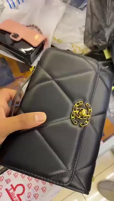 Chanel Bags, Video 25