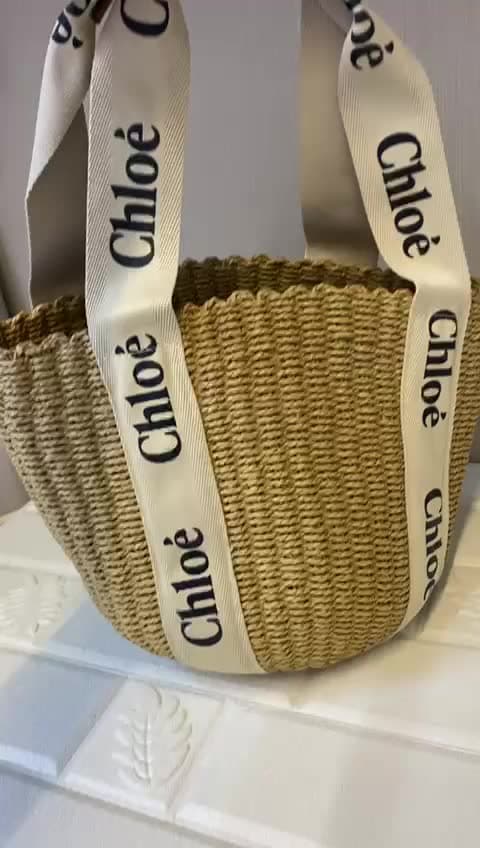 Chloe Bags، فيديو 11