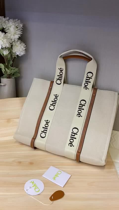 Chloe Bags، فيديو 14