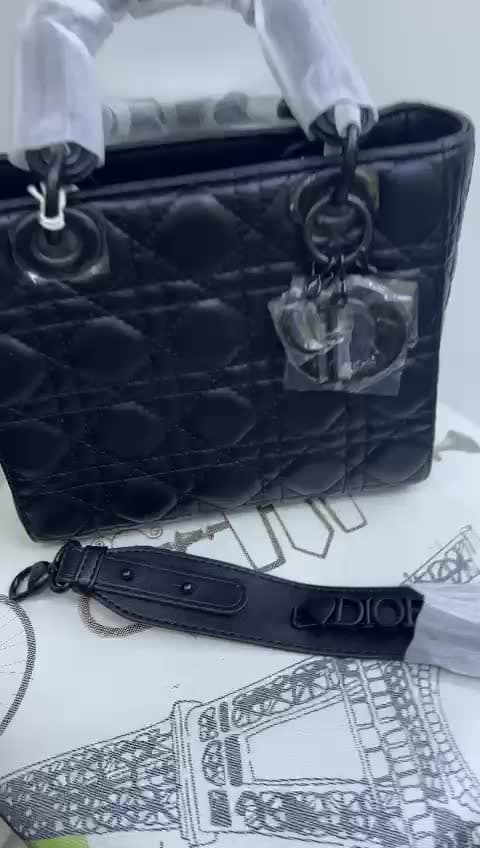 Christian Dior Bags، فيديو 11