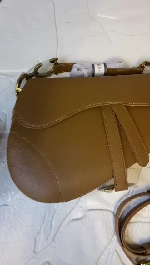 Christian Dior Bags، فيديو 25