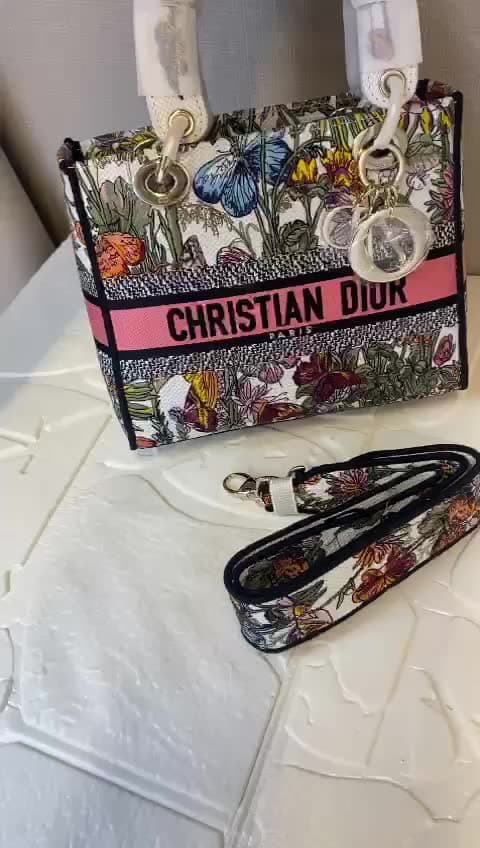 Christian Dior Bags، فيديو 27