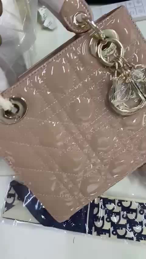Christian Dior Bags، فيديو 36