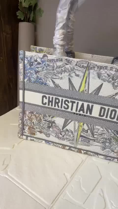 Christian Dior Bags، فيديو 37