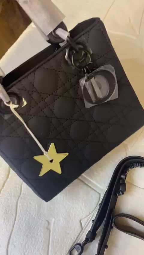 Christian Dior Bags، فيديو 44