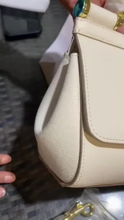D&G Bags، فيديو 6