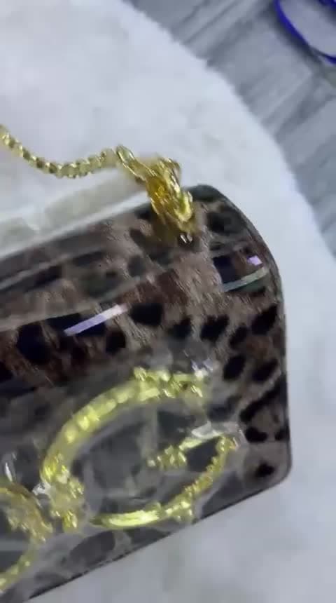 D&G Bags، فيديو 11