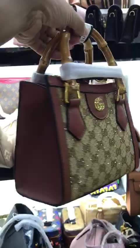 Gucci Bags، فيديو 8