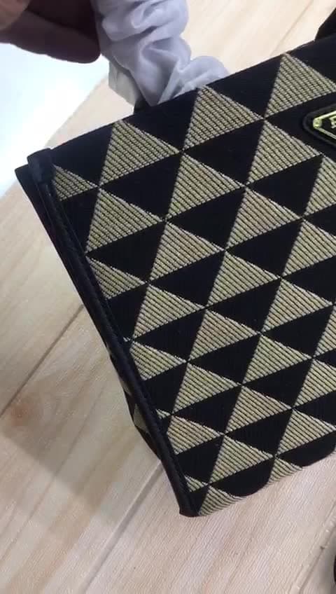 Prada Bags, video 22