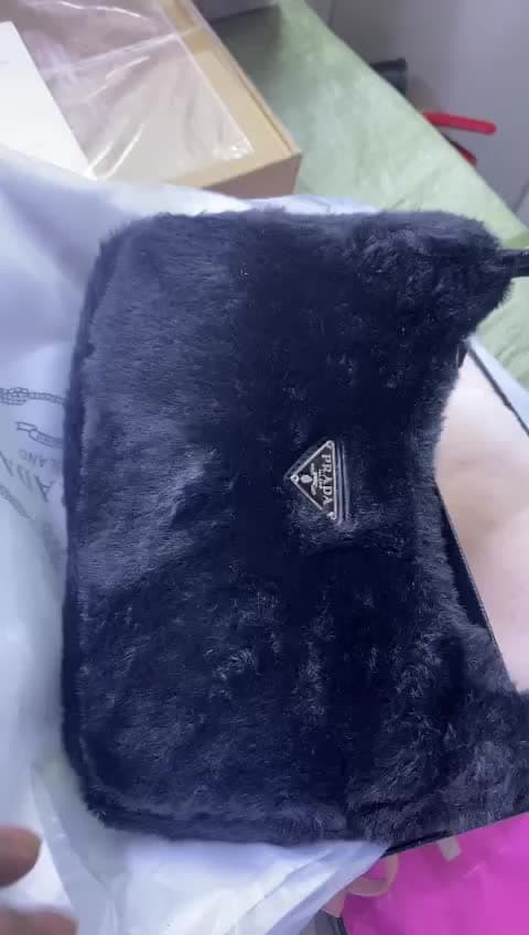 Prada Bags, video 39