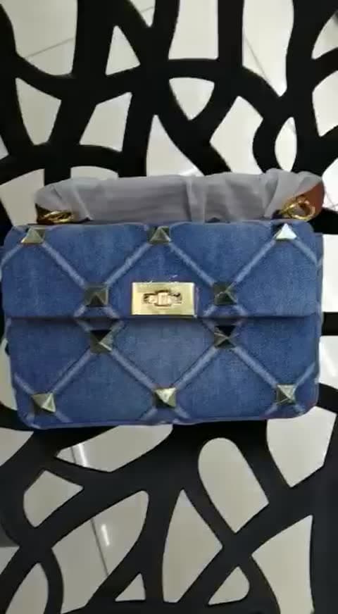 Valentino Bags, video 4