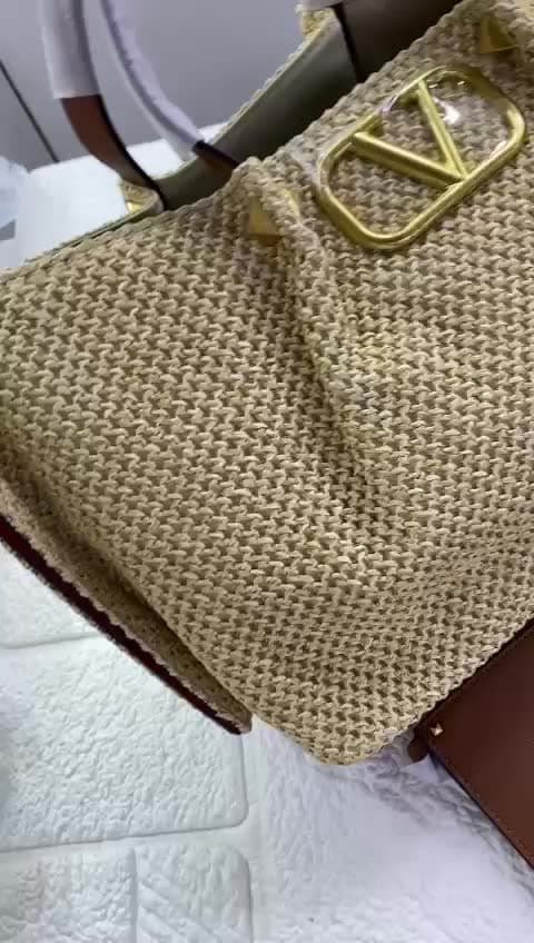 Valentino Bags, video 22