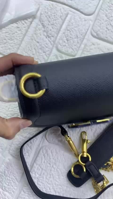 Valentino Bags, video 23