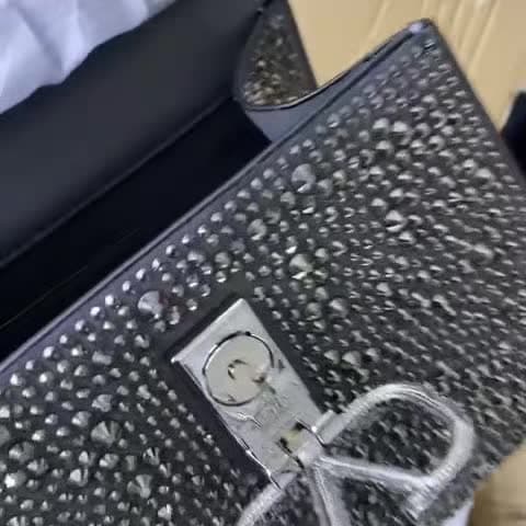 Valentino Bags, video 2