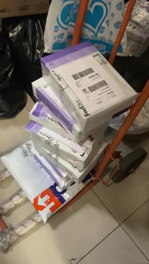 Deliveries، فيديو 6