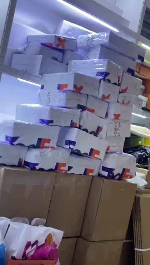Deliveries، فيديو 11