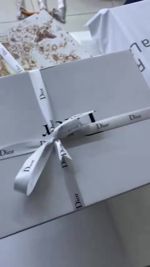 Deliveries، فيديو 16