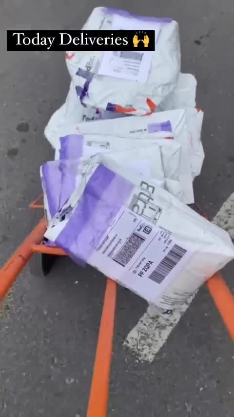 Deliveries، فيديو 22