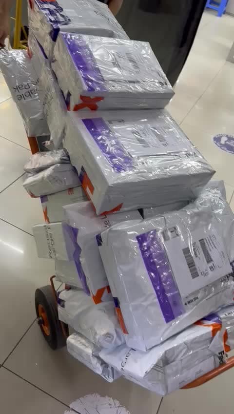 Deliveries، فيديو 31