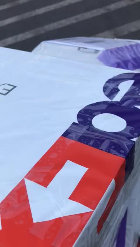 Deliveries، فيديو 33