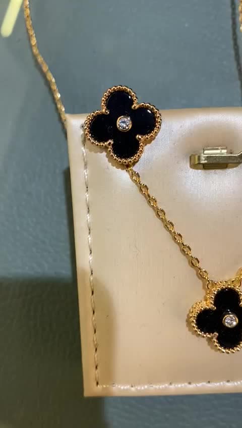 Jewellery Videos, video 9