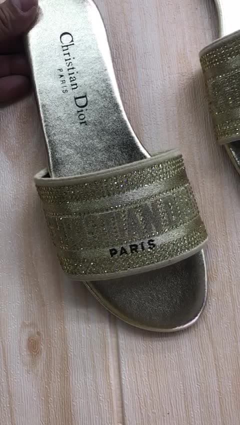 Christian Dior، فيديو 26