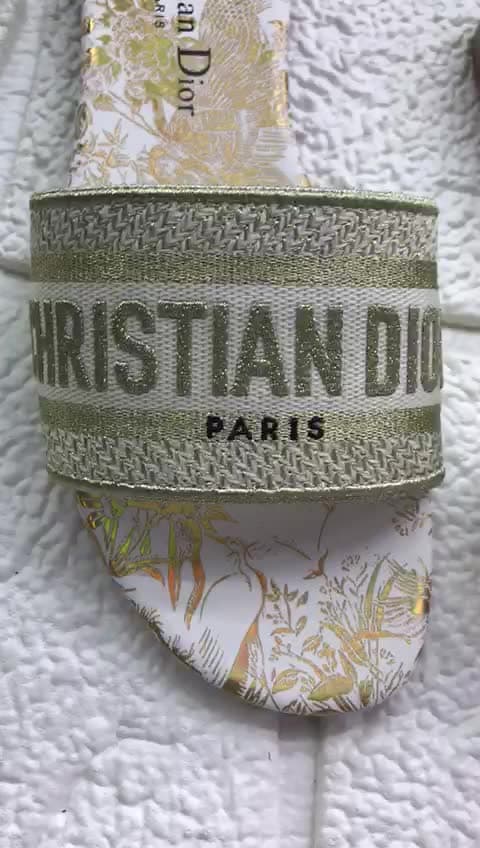 Christian Dior، فيديو 30