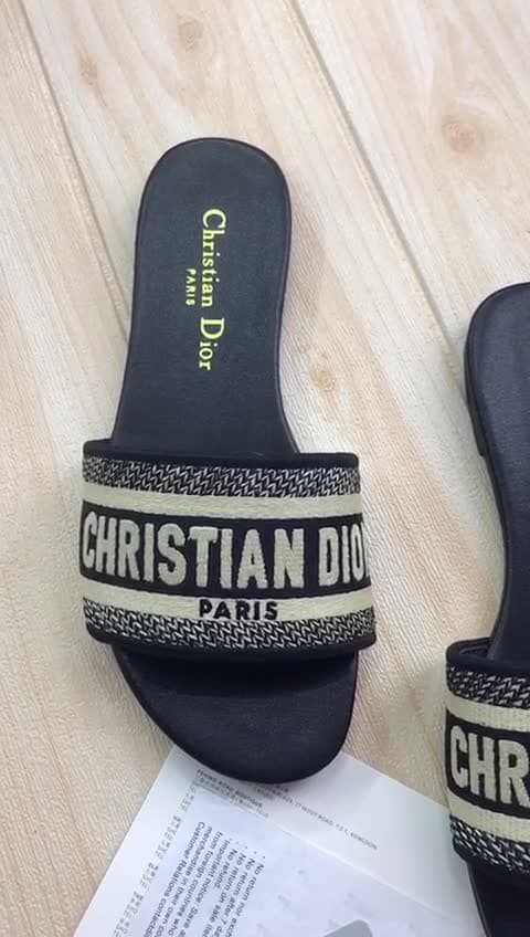 Christian Dior، فيديو 33