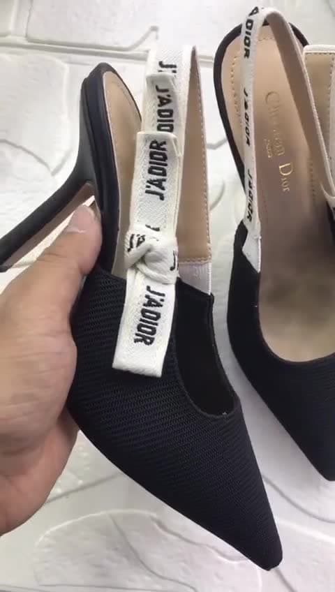Christian Dior، فيديو 35