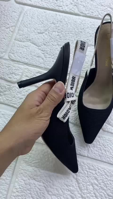 Christian Dior، فيديو 46