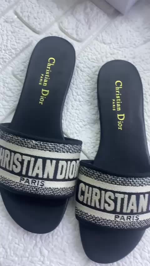 Christian Dior، فيديو 48