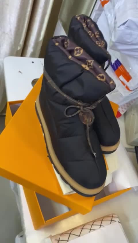 Louis Vuitton, video 4