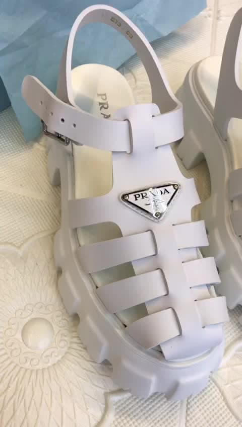 Prada, video 3