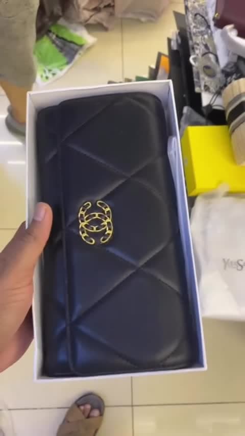 Chanel Wallets، فيديو 17