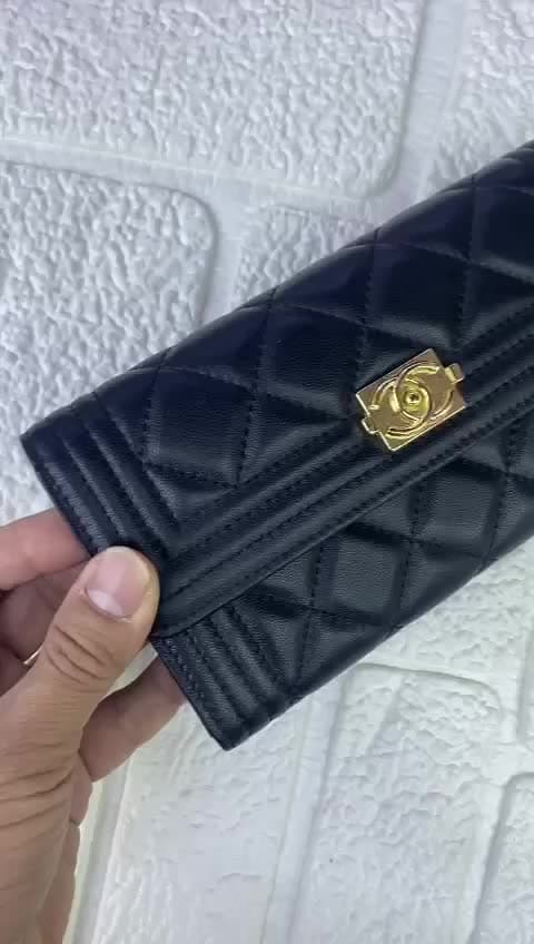 Chanel Wallets، فيديو 28