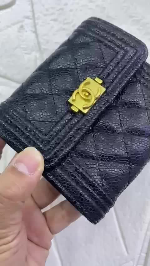 Chanel Wallets، فيديو 36